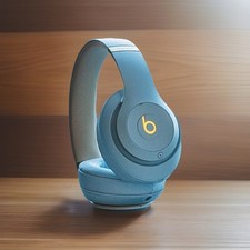 New Sealed - Beats Studio3 Skyline collection Wireless Headphones - Crystal Blue