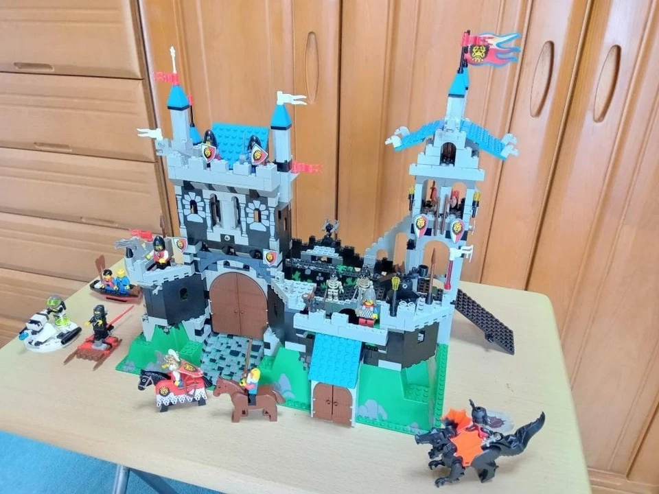 Sistema LEGO Castillo Castillo Castillo del Caballero Real 6090 en 1995 Usado con Manual y Caja Foto 4 de 4
