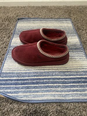 Red Tasmin Uggs 9m/10.5w