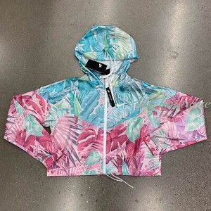 nike crop windrunner