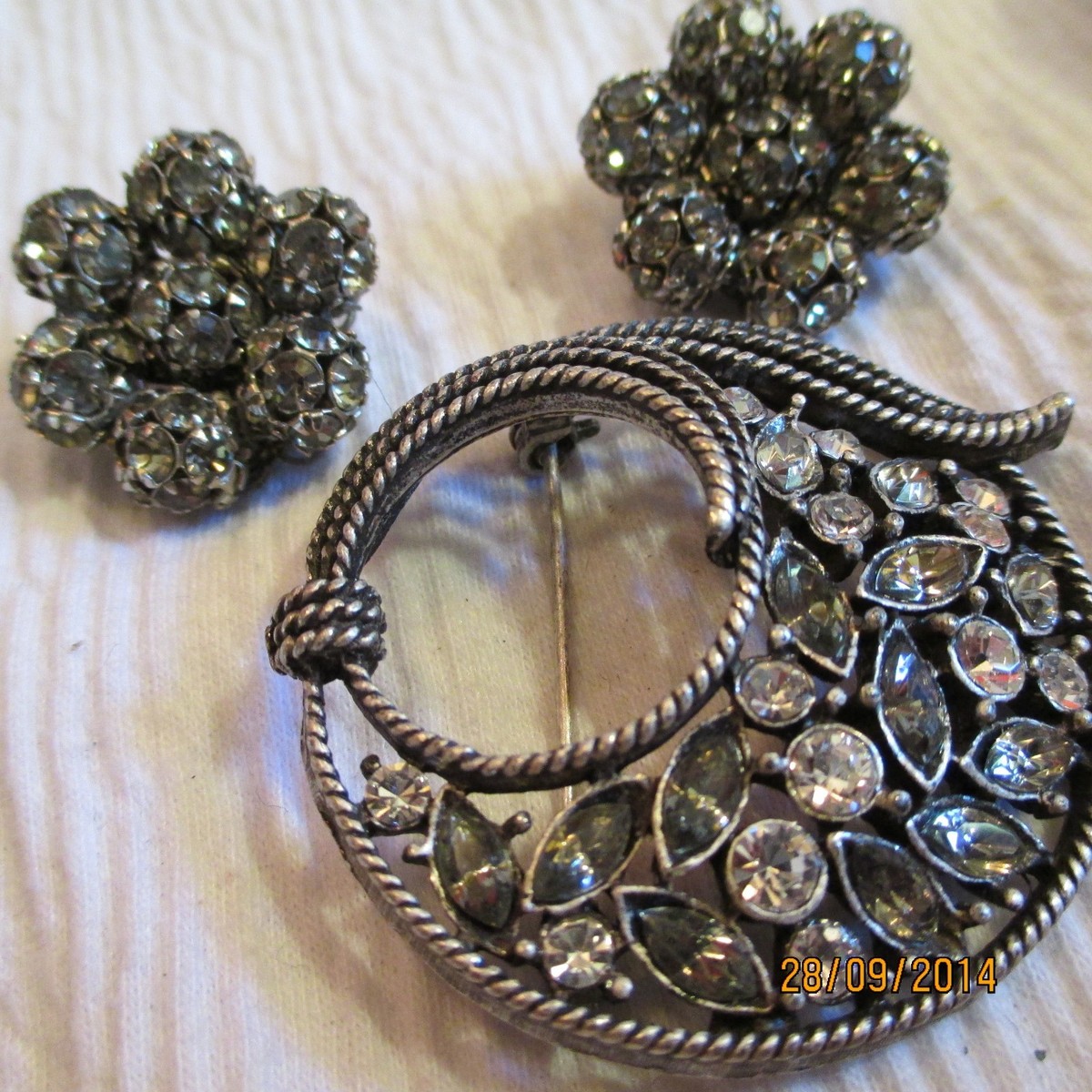 Vintage Bonnie J Dark Silver-tone Rhinestone Brooch Earrings Jewelry  Set - Main Image
