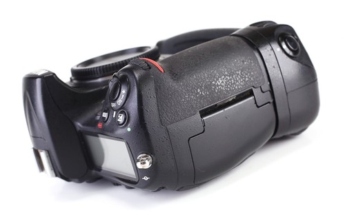 Nikon D300 DSLR Camera Body Only & Generic Grip & Generic Battery 45,433 Shots - Picture 10 of 15