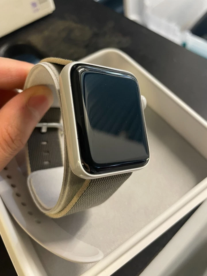 Apple Watch Edition Series 2 White Ceramic 42mm Used Excellent Condition - Image 3 of 3