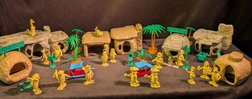 Vintage 1961 Flintstones Play Set, By Marx Toys-BL