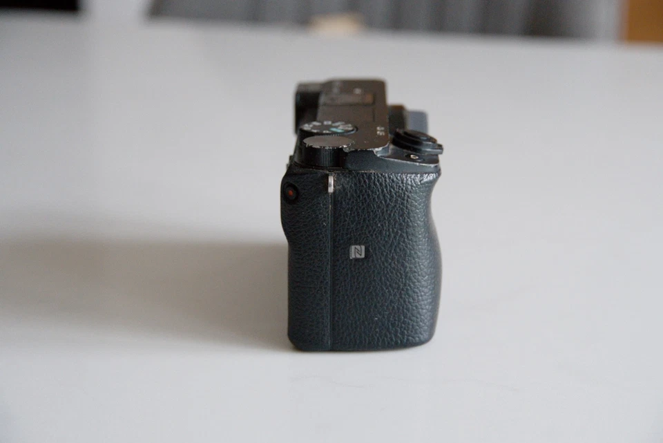 Sony Alpha 6400, photo 3 of 5