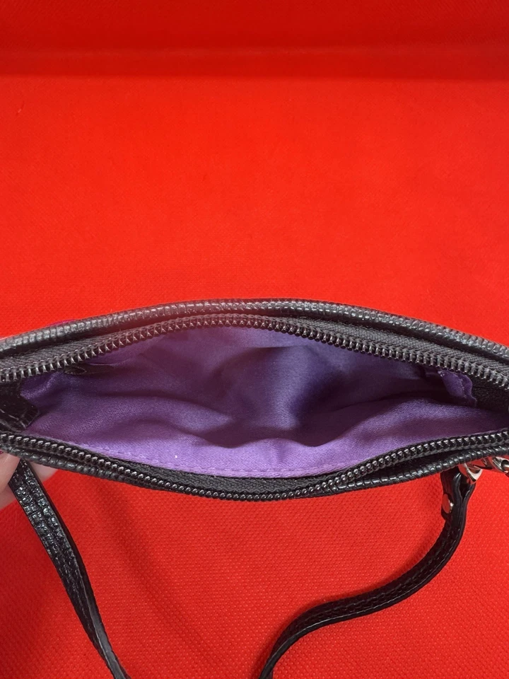 Muñequera Coach Op Art Madison patrón de firma negro y gris con cuero negro Foto 3 de 3