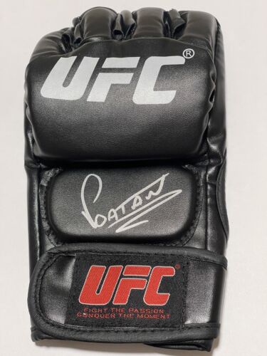 Alex Pereira Poatan Signed Autographed UFC Glove IP Beckett BAS COA i - Picture 1 of 3