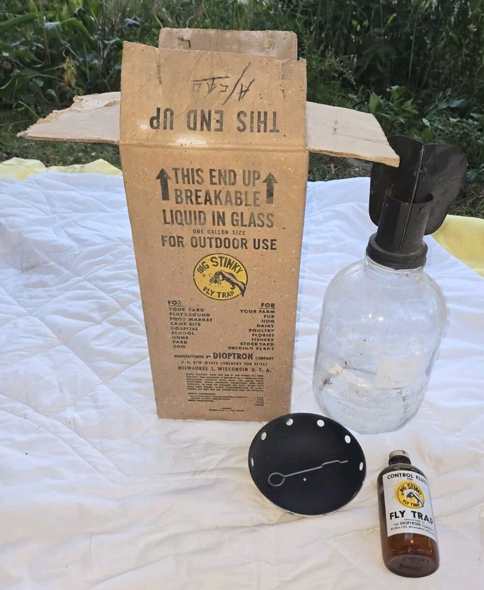 OLD BIG STINKY FLY TRAP W/ Box & FLUID ENAMEL LABEL SKUNK & FLY | eBay