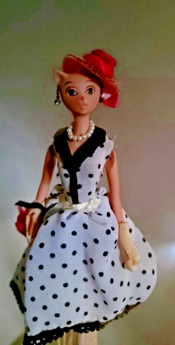 Glamour Kitty Doll Figurine by Momo - Polka Dot Decorative Collectable - Rare! - Picture 4 of 12