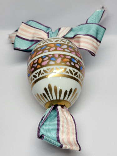 UOVO DI PASQUA IMPERIALE RUSSO in porcellana dipinta con nastro originale - Foto 10 di 15