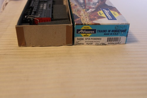Locomotora diésel escala HO Athearn, GP35, Southern Pacific, gris #6530 - 04206 | Zustand: Used