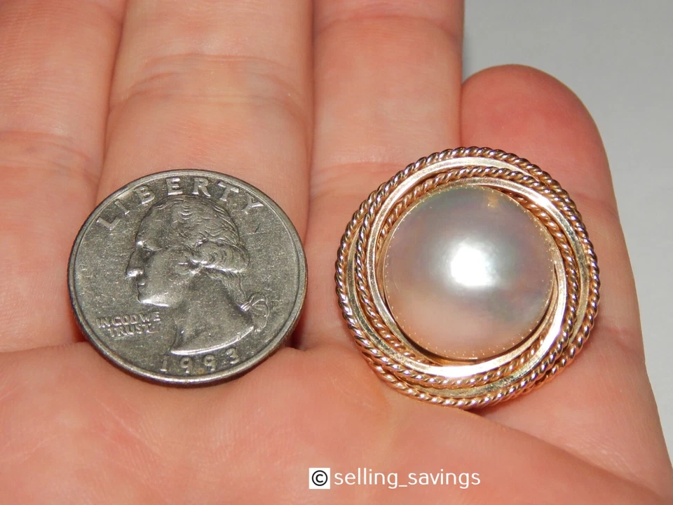 14K YELLOW GOLD MABE PEARL 1.1 INCH LARGE MILGRAIN OMEGABACK EARRINGS 16.7 GRAMS - Image 2 of 4