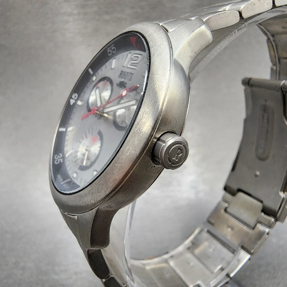 Reloj Roots Hombre 39mm Esfera Plateada Tono Plateado Fecha Día Borde Pacífico Batería Nueva Foto 3 de 4