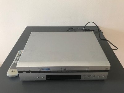 lg mg23 Videorecorder mit Fernbedienung in Betrieb