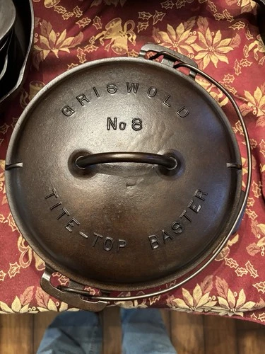 1929-1939 Griswold no. 8 LBL Cast Iron Dutch Oven