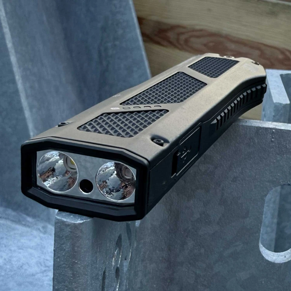 Nitecore EDC17 - Linterna LED con Luz UV y Láser Verde 1500 Lúmenes USB-C - Imagen 2 de 4