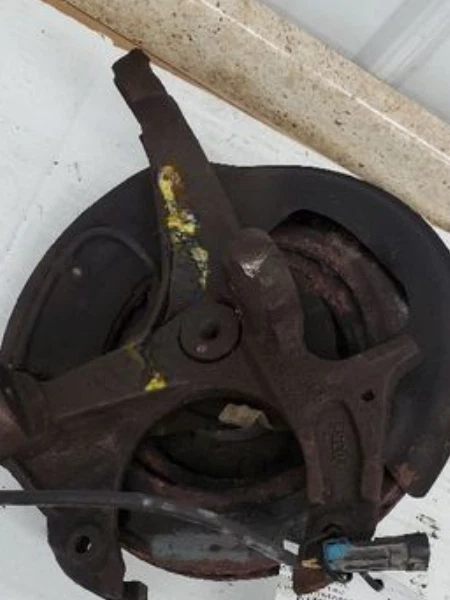 1997-2005 Chevrolet S10 Blazer Front LH Driver Spindle Knuckle Assembly Oem - Image 2 of 4