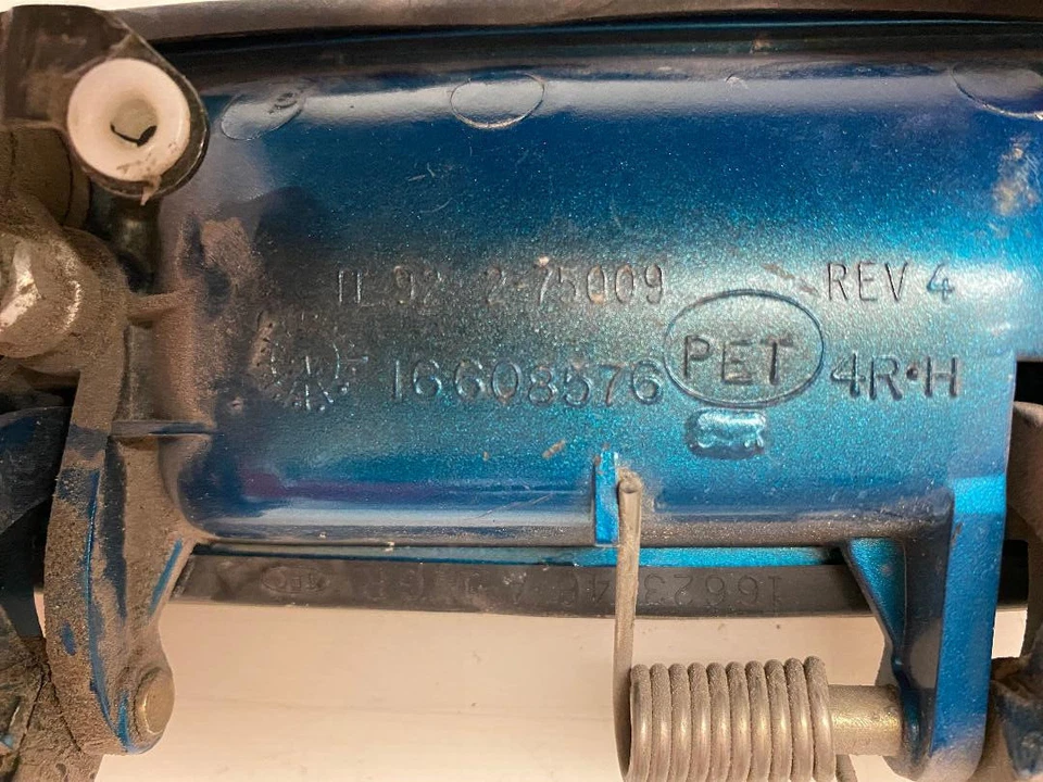 Manija de puerta GM LADO DEL PASAJERO P/N 16623746 BONNEVILLE/EL DORADO/DELTA 88 OEM Foto 4 de 4