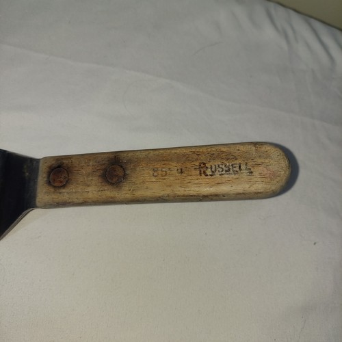 Aleta de hamburguesa biselada Dexter Russell Green River Works con mango de madera - Imagen 2 de 7