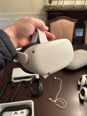 Meta Quest 2 64GB VR Bundle