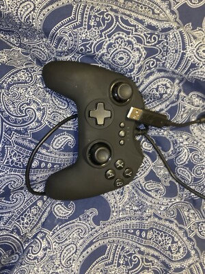 Neuwertiges￼Nacon Controller Set Schwarz& Weiß ￼