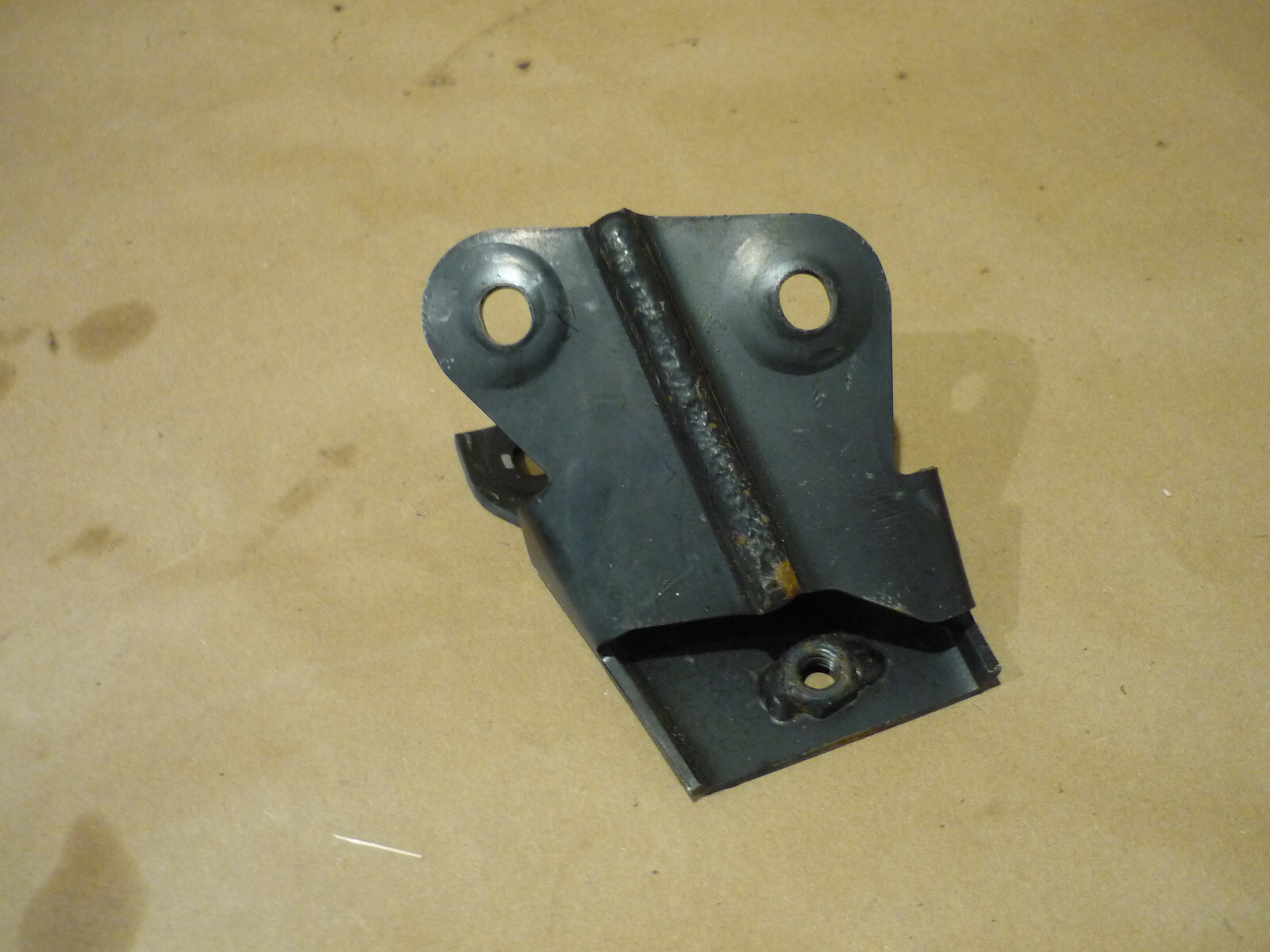 Ferrari 458 Italia - RH Exhaust Bracket - P/N 260559