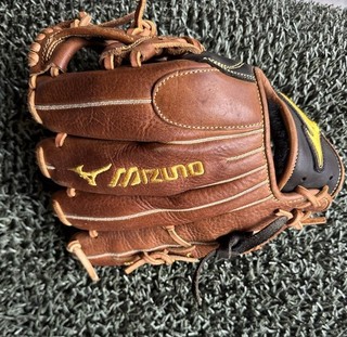 Mizuno Baseball Glove 11.5” GCP 66S2 Right Hand Throw. Black/brown. EUC