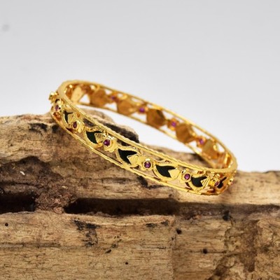 Kerala Traditional premium Gold Designer Mango Bangle