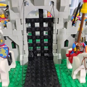 Vintage LEGO Set 6080, King's Castle, 100% Complete With Instructions