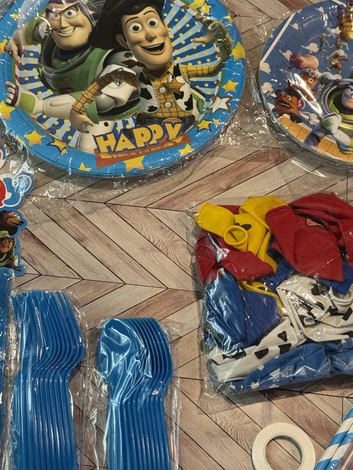 Juego de decoraciones de fiesta de cumpleaños Toy Story Toy Story para niños Foto 3 de 4