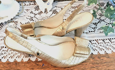 Nickels Champagne Gold Croc Embossed Peep Toe Sling Back 3 in Heel 8W Bow Preppy