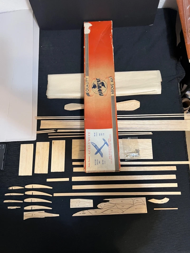 RARE VINTAGE 1940’s Midwest GOLLYWOCK Model S-1 kit in original box. No Plans - Image 3 of 4