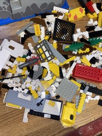 LEGO Pirates 6276: Eldorado Fortress Complete w/ Manual Mini Figures No box