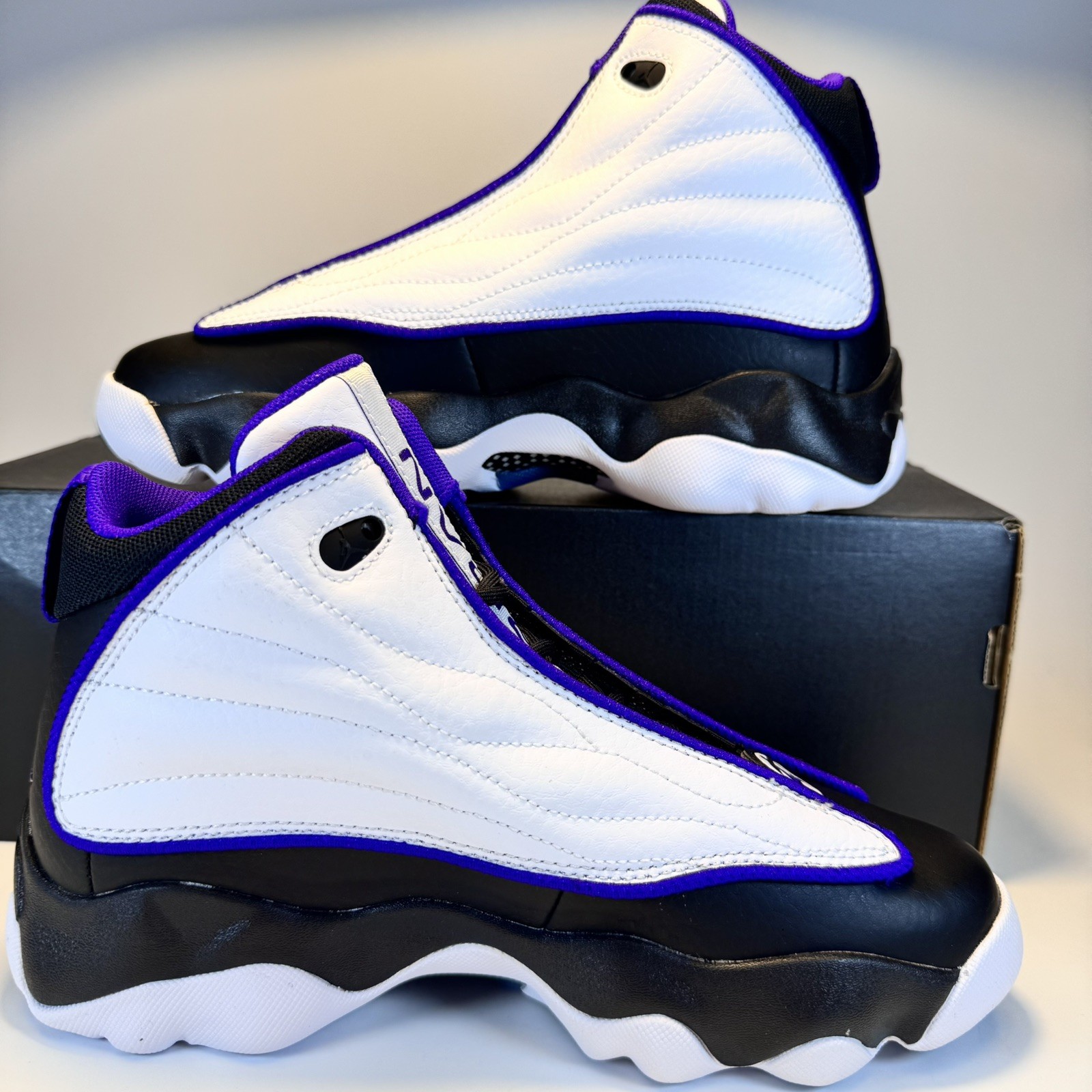 Nike Air Jordan Pro Strong Electro Purple/White Size 5Y fits Woman's 6.5 thumbnail 3