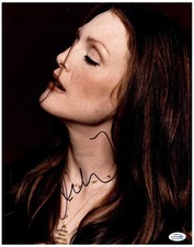 Julianne Moore Signed Autographed 11x14 Photo Redhead Portrait Oscar Winner ACOA