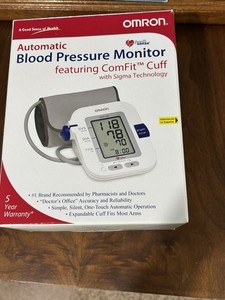 NEW.  Pressure Monitor With Comfort Cuff Cuff Omron Hem 780