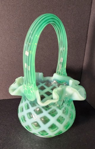 Fenton Green Opalescent Blown Diamond Optics Basket 6.5" - Afbeelding 1 van 5
