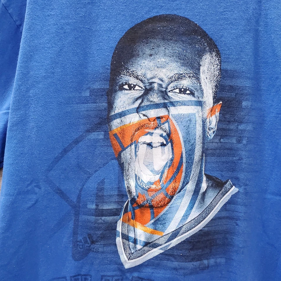 Camiseta Oklahoma City Thunder Hombre Grande Azul Logo Serge Ibaka 9 Adidas Tee Foto 2 de 4