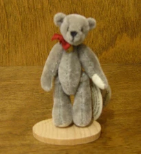 Ganz Cottage Miniatures CC7212 GREG, by Lynda Keyes. NEW from Retail Store 2.75"