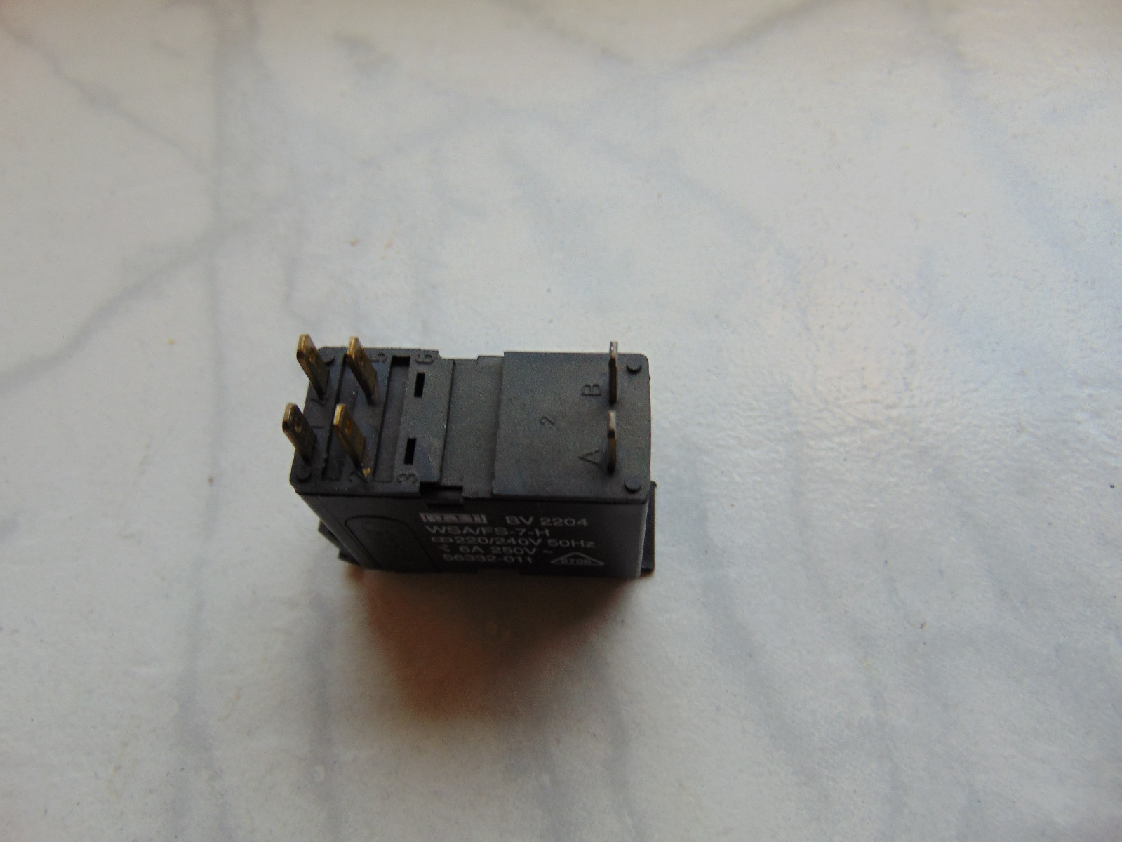 Heizrelais Relais BV 2204 Bosch Siemens Herd Einbauherd Ofen 56332011