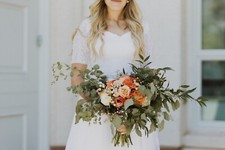 Romantic Lace Wedding Dress – Includes Veil | Custom Details | Size 4