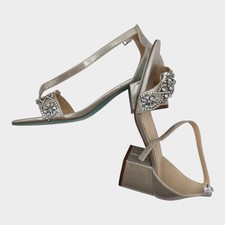 Betsey Johnson Women's Cute Mel Block Heeled Sandal w/Embellishments Size 7.5M