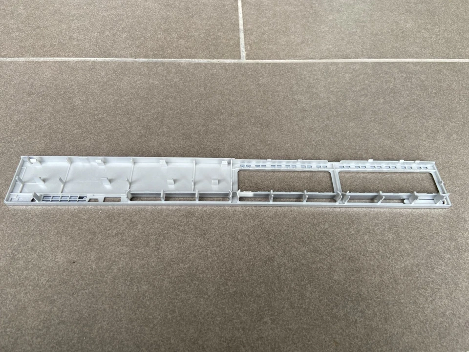 New style Cisco WS-C3850-24P-S Faceplate for Replacement - Image 4 of 4