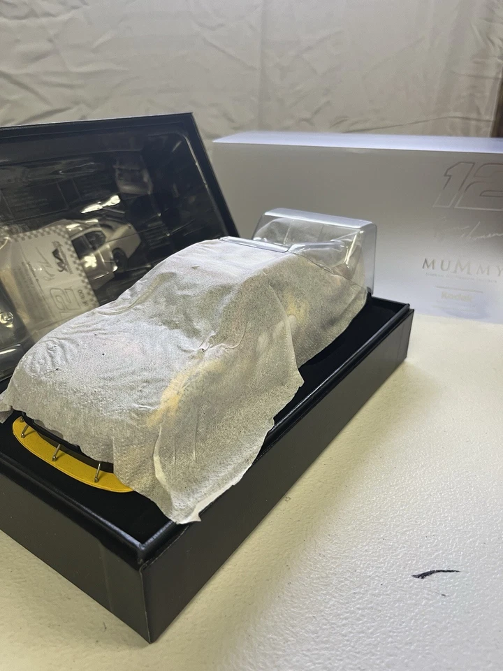 Cargador Dodge Ryan Newman 2008 Elite autografiado #12 Kodak Mummy 3 1:24 Foto 2 de 4