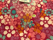  1601 Adar V-neck Print Scrub Top