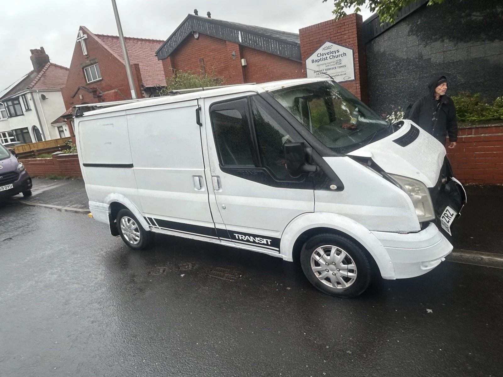 Ford Transit accident damaged yesterday - Picture 1 of 4