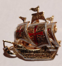 Vintage Spain Gold Tone Damascene Galleon Sailing Ship Pin Brooch