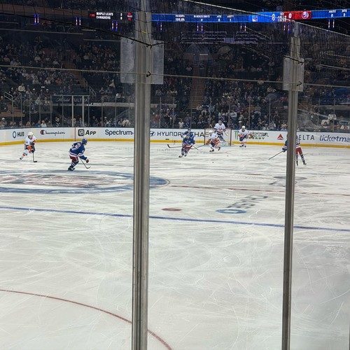 Boletos New York Rangers vs Philadelphia Flyers 20/12/25 - PRIMERA FILA INFERIOR 104 - Imagen 5 de 8