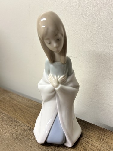 Vintage Lladro Holy Family Nativity Figurines 4670, 4671, 4672 3 Piece Set - Picture 2 of 6