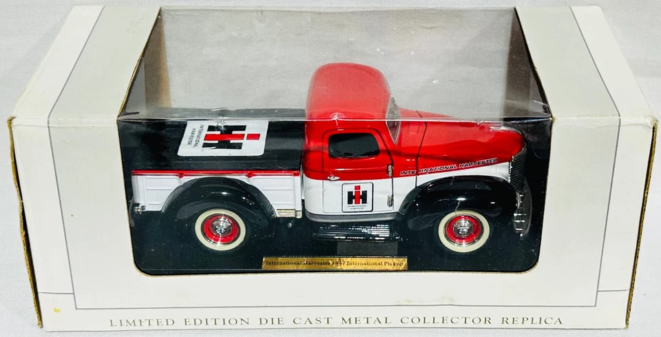 International Harvester 1947 International Pickup By SpecCast 1/25th Scale - Image 3 of 4